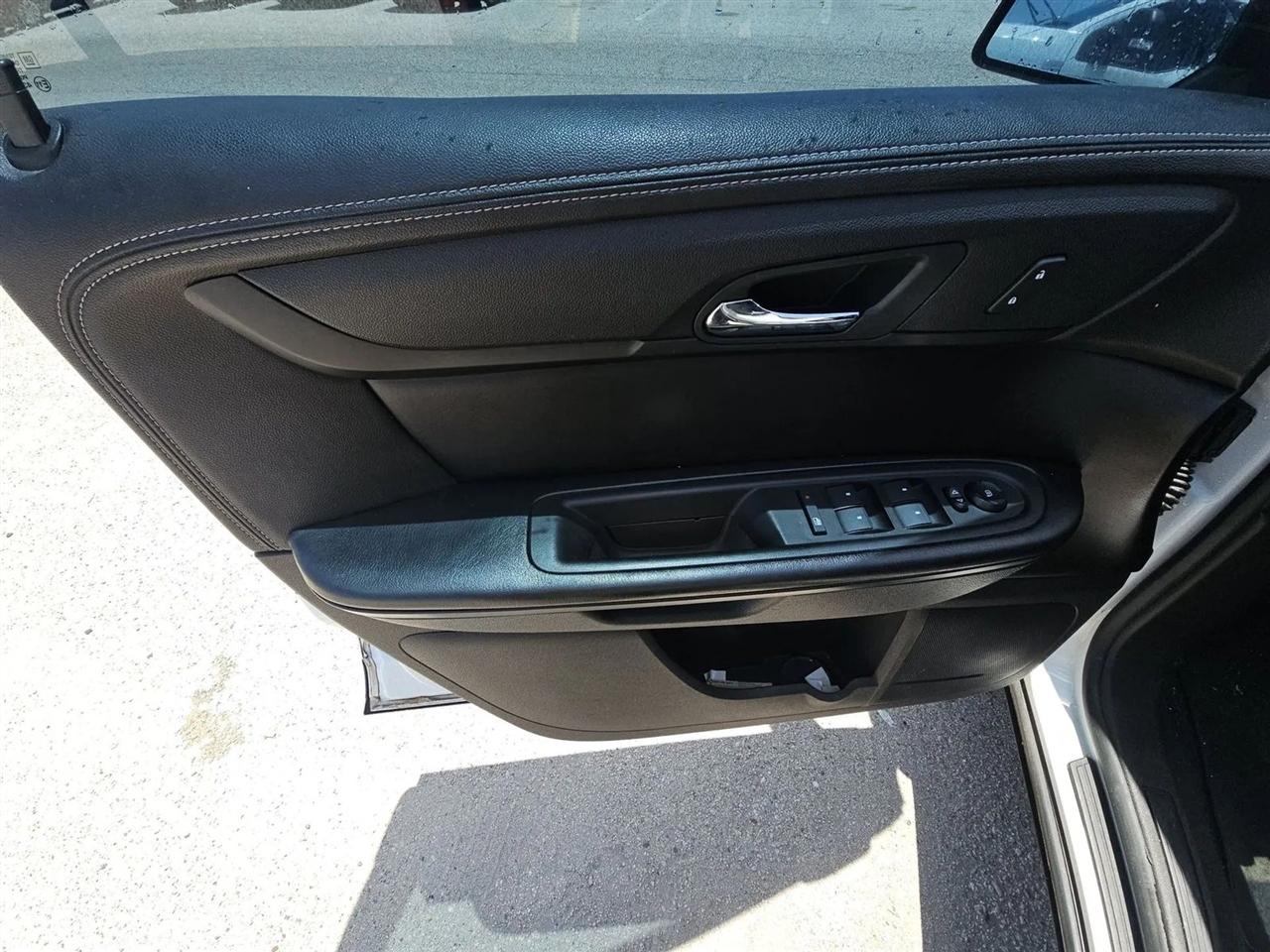 GMC Acadia FWD 4dr SLE w/SLE-2 2016