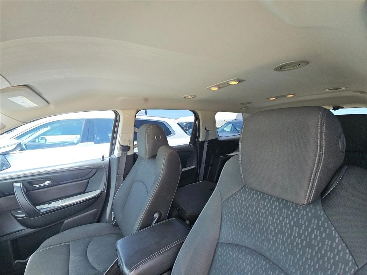 GMC Acadia FWD 4dr SLE w/SLE-2 2016