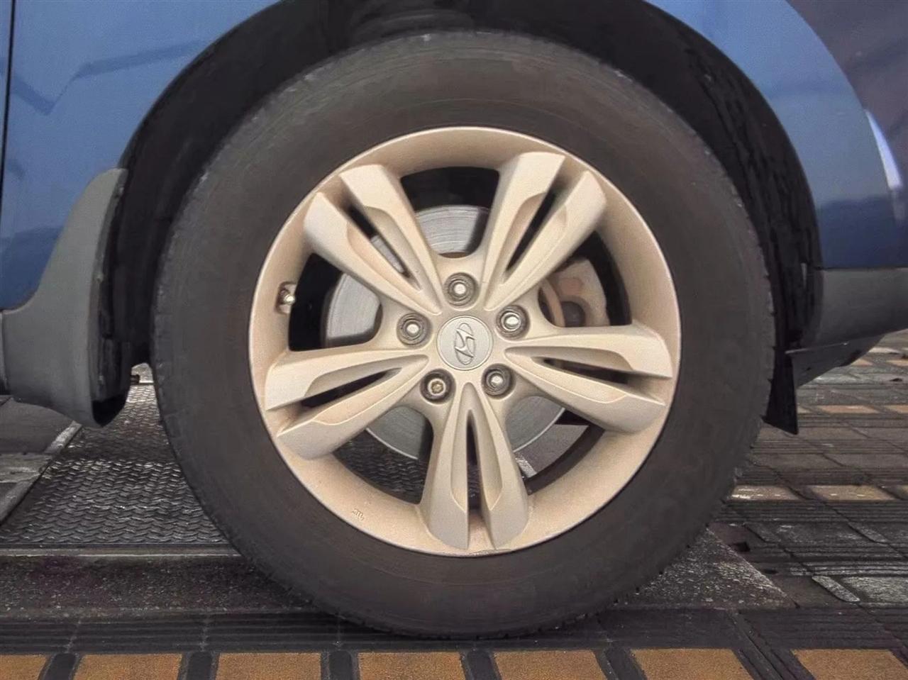 Hyundai Tucson FWD 4dr Auto GLS 2012