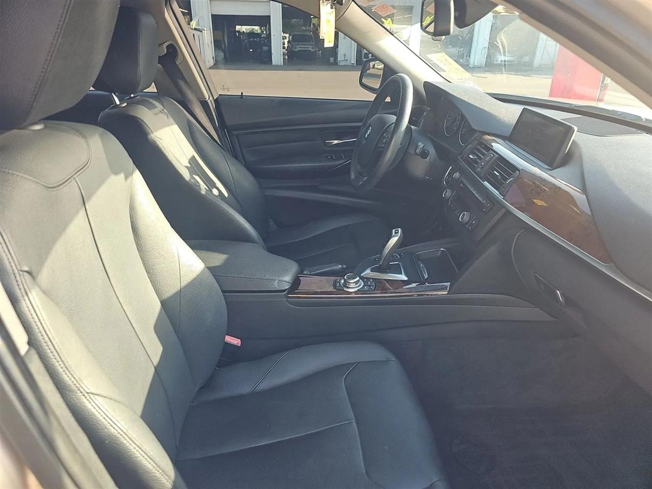 BMW 3 Series 4dr Sdn 328i xDrive AWD SULEV South Africa 2013
