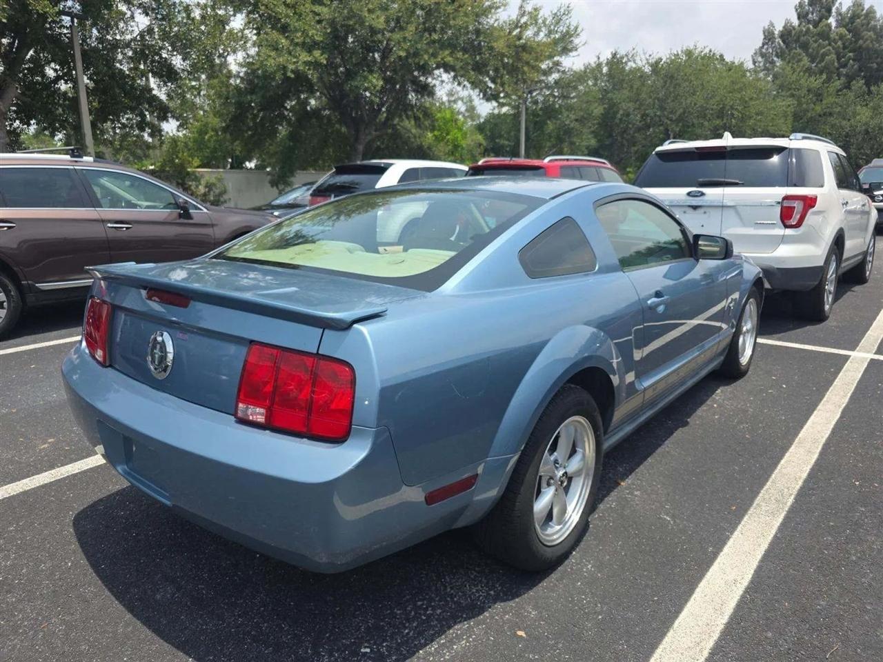 Ford Mustang  2007