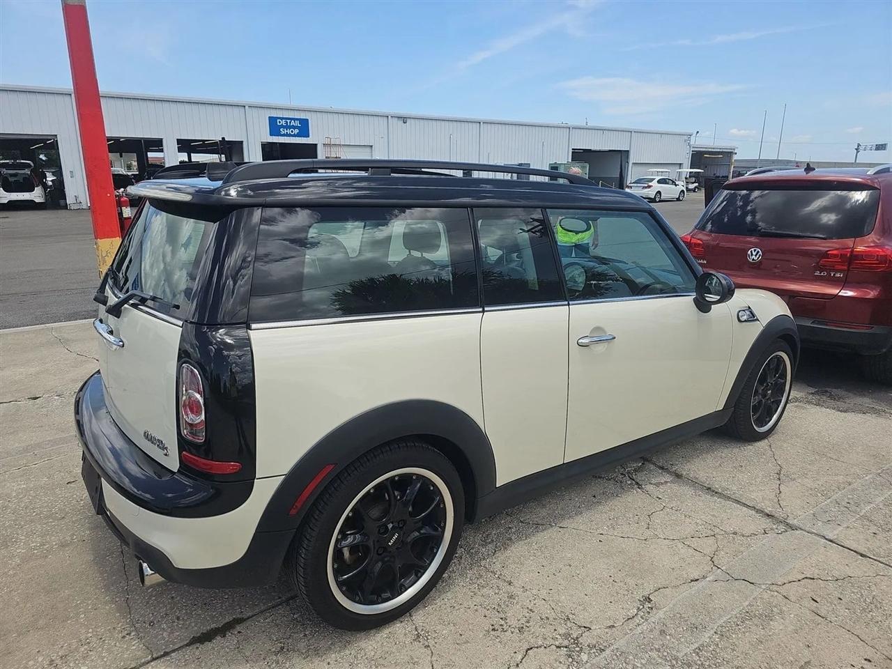 MINI Cooper Clubman  2011