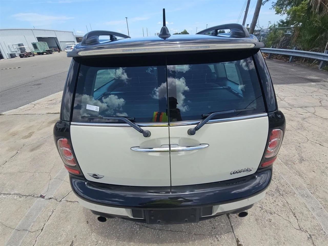 MINI Cooper Clubman  2011