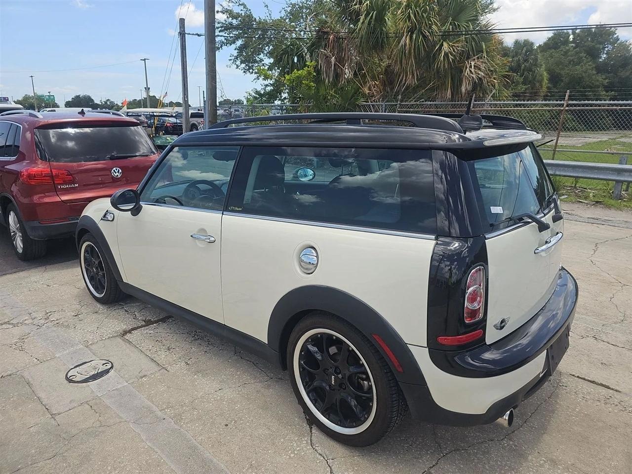 MINI Cooper Clubman  2011