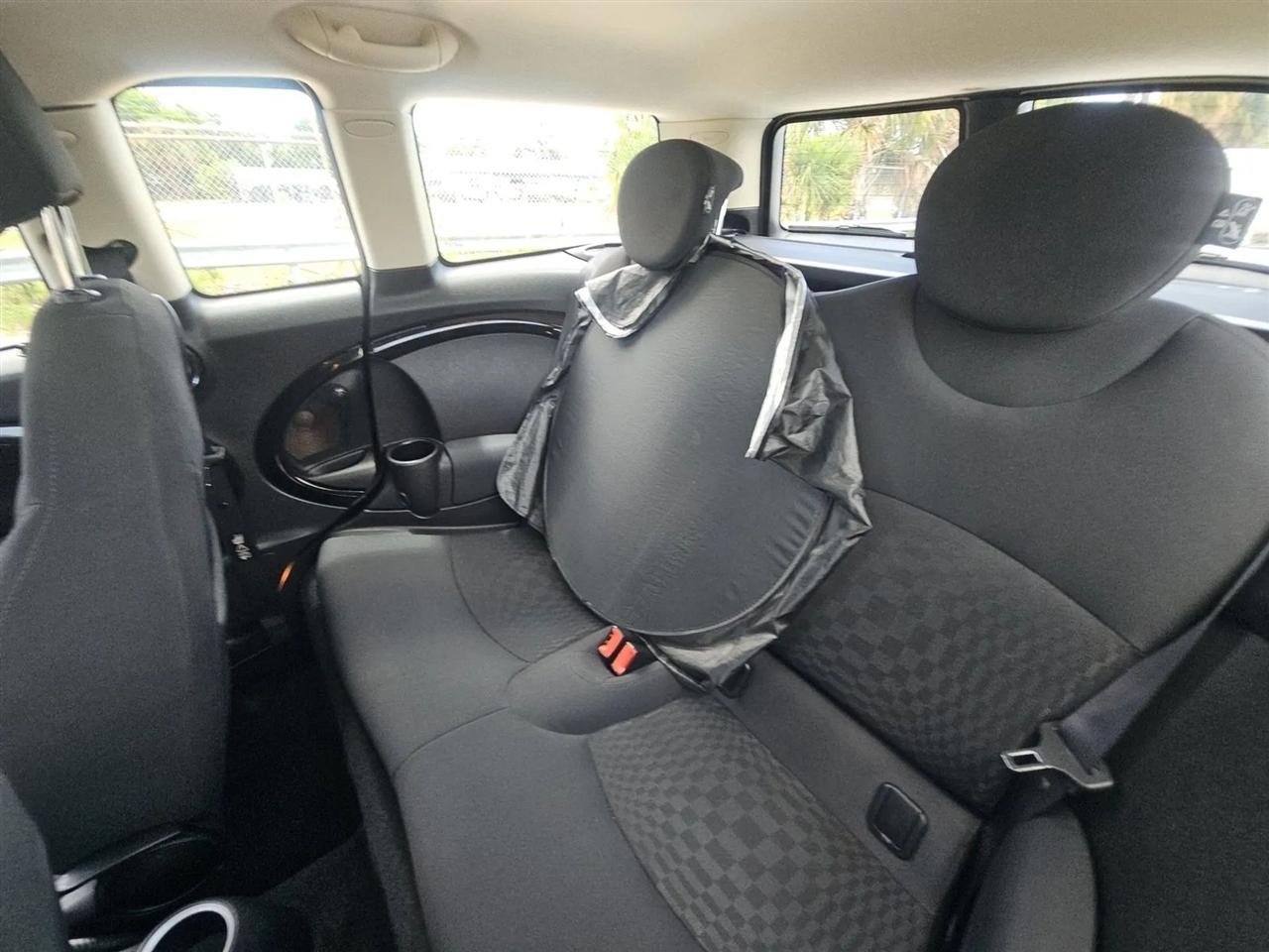 MINI Cooper Clubman  2011