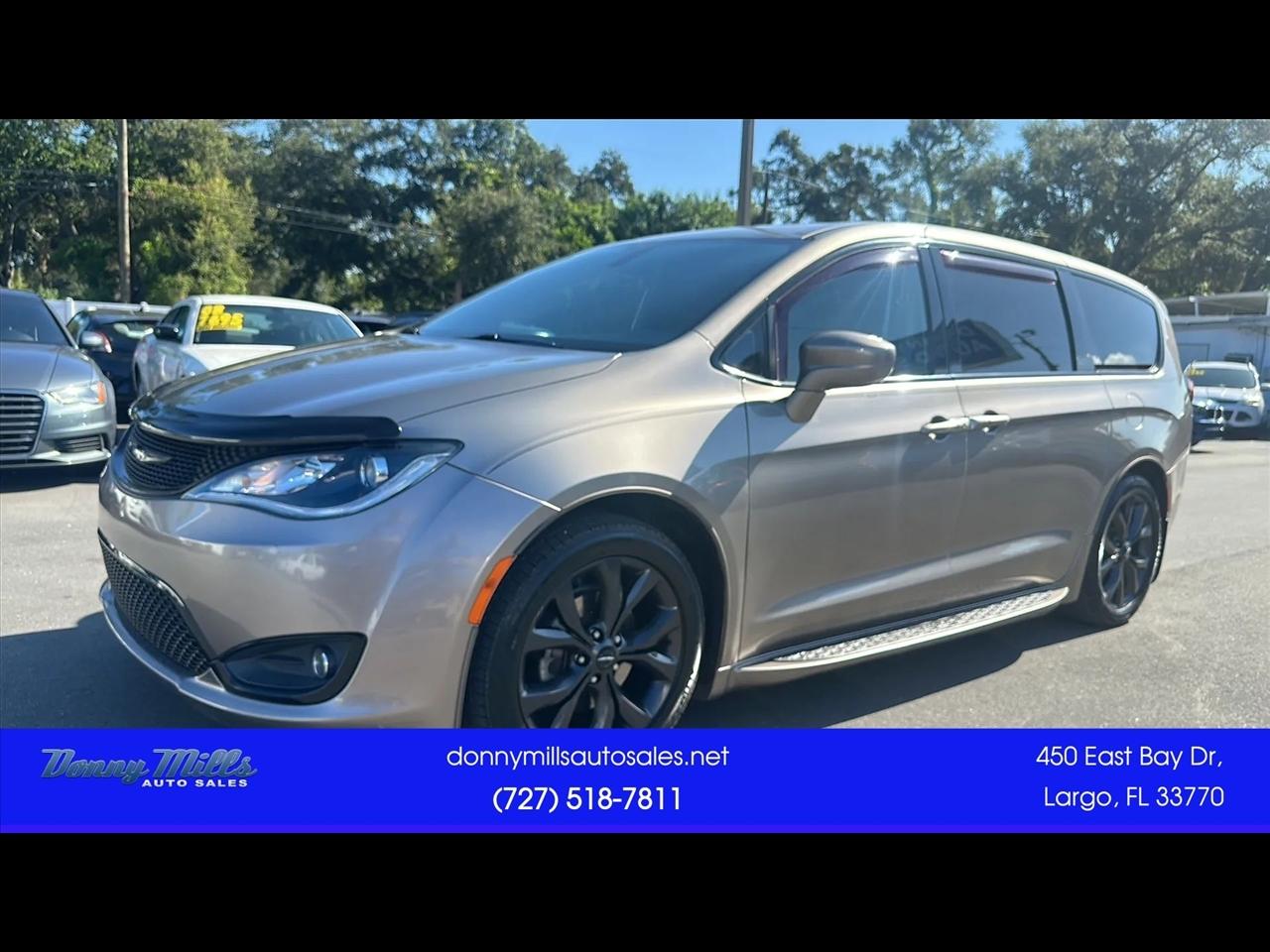2018 Chrysler Pacifica Touring Plus Minivan 4D