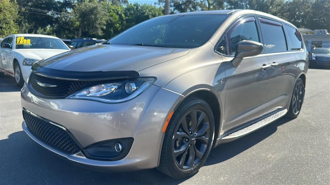 Chrysler Pacifica  2018