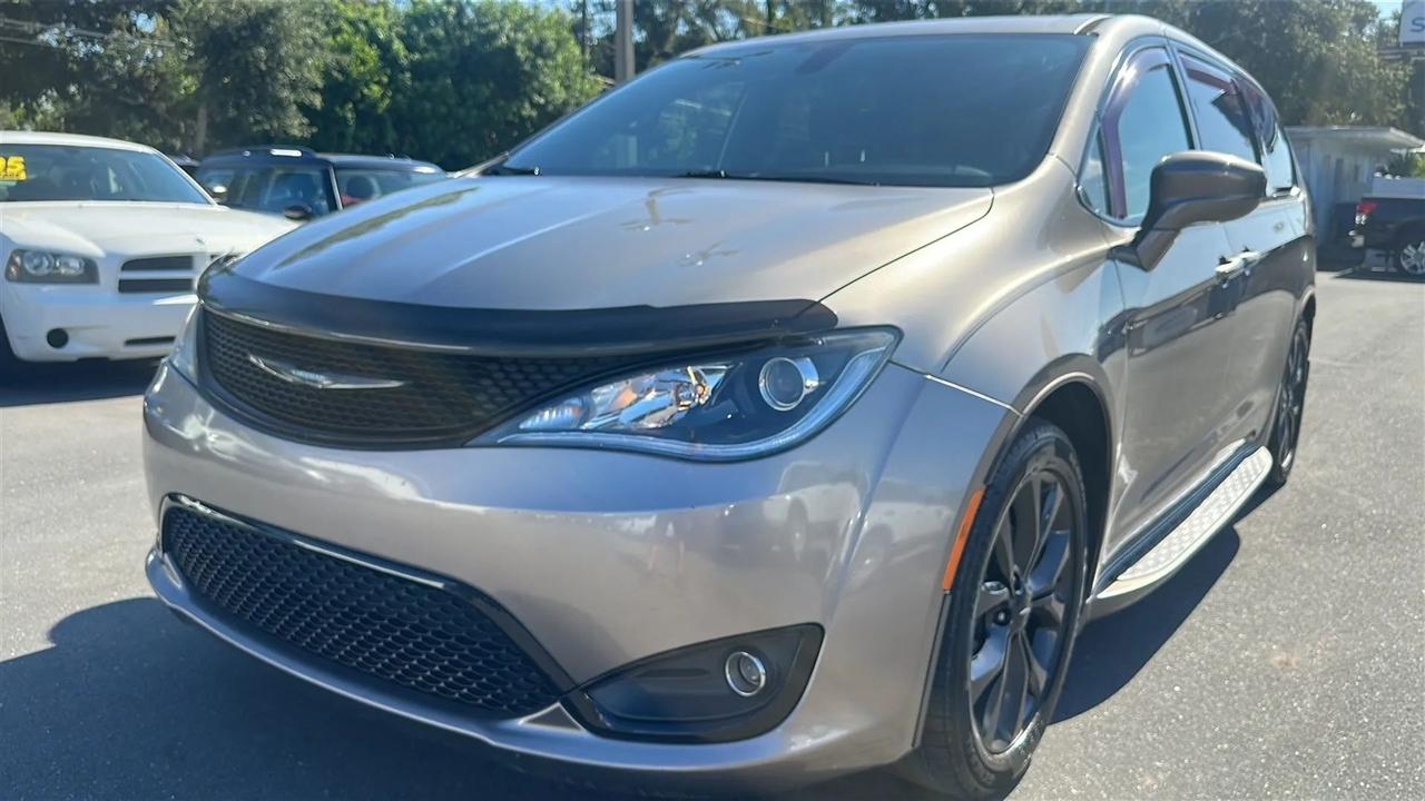 Chrysler Pacifica  2018
