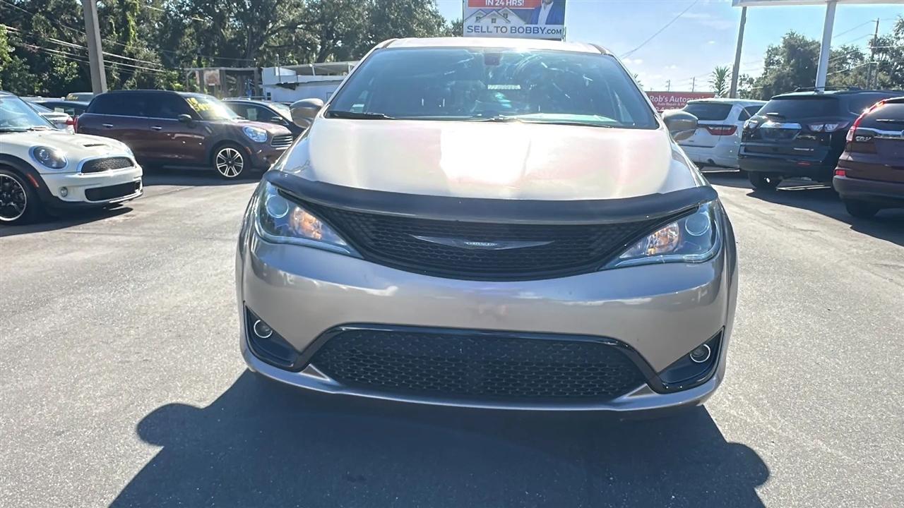 Chrysler Pacifica  2018
