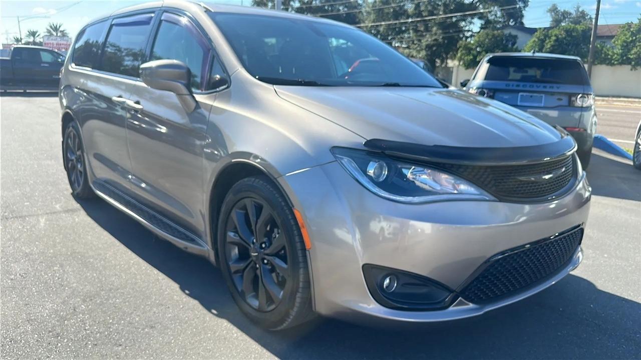 Chrysler Pacifica  2018