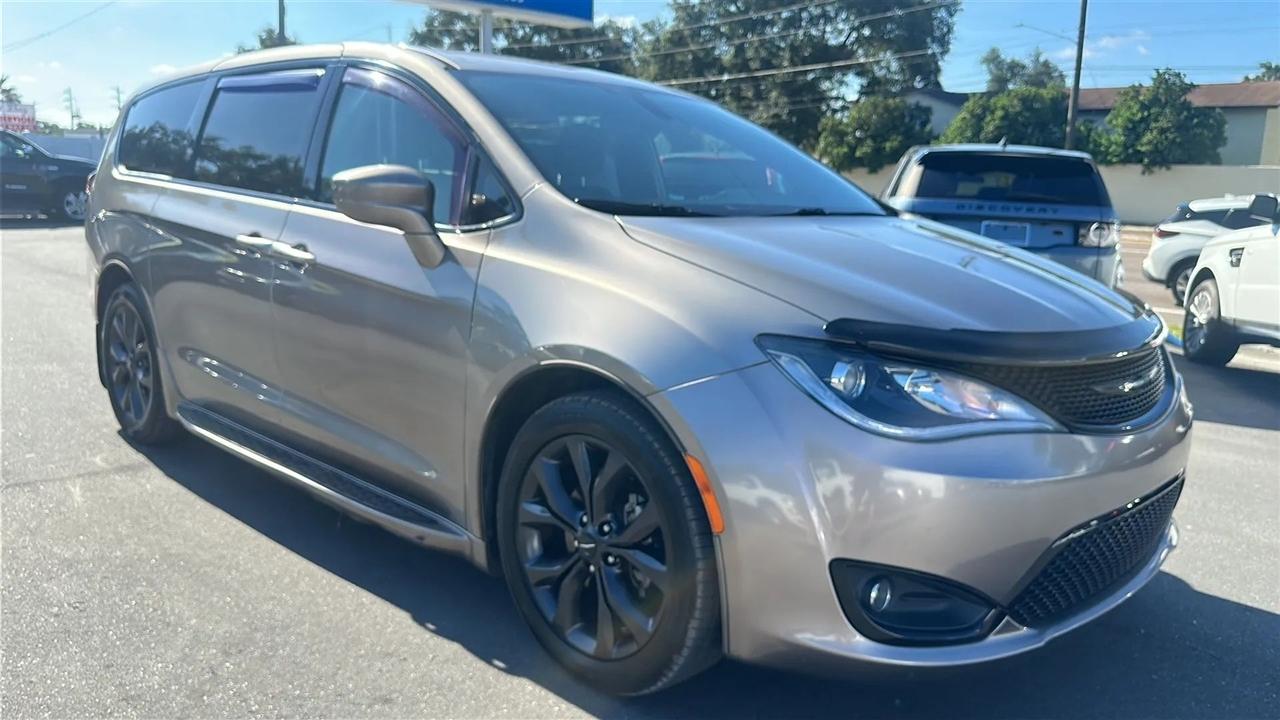 Chrysler Pacifica  2018