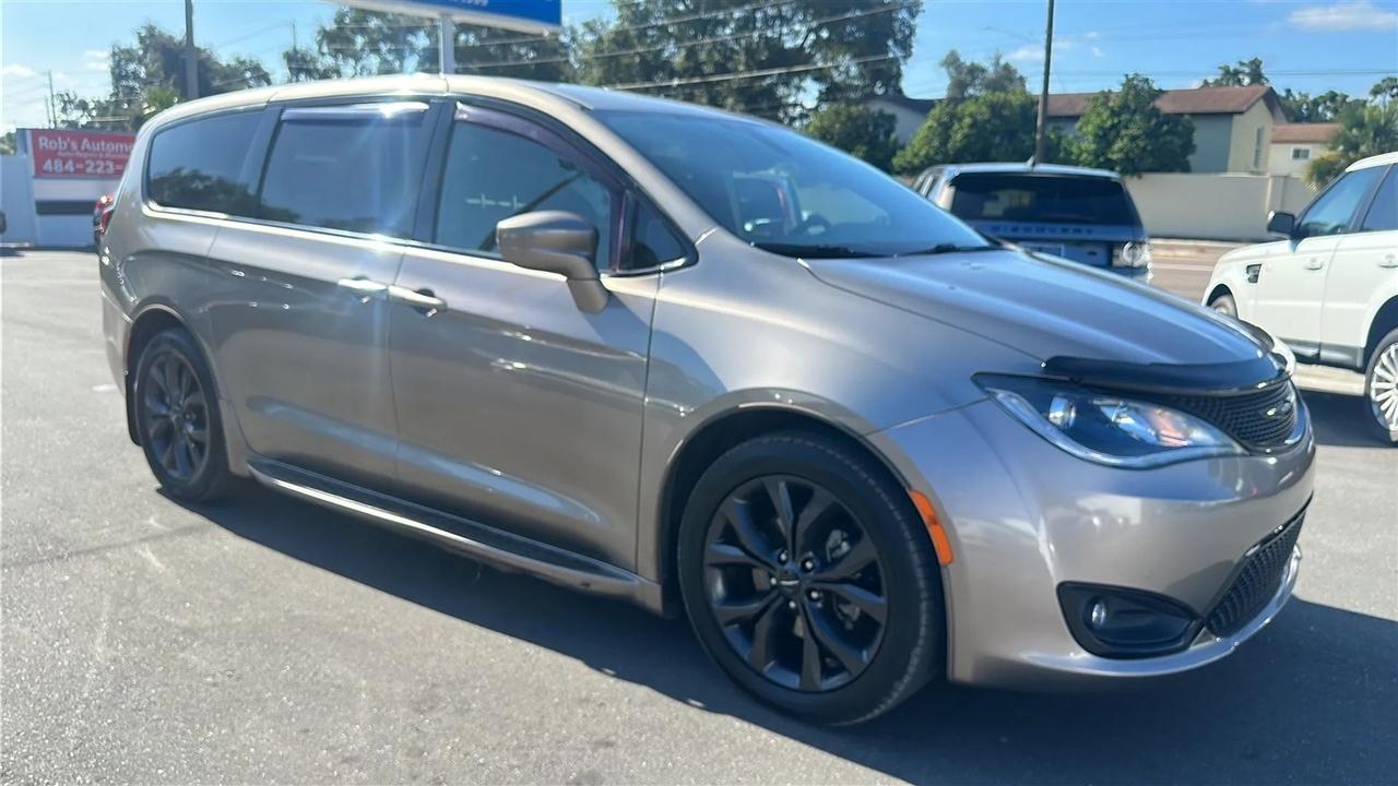 Chrysler Pacifica  2018