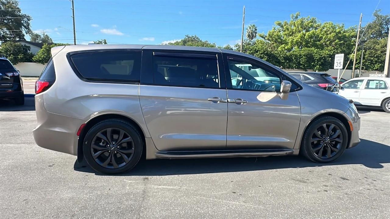 Chrysler Pacifica  2018