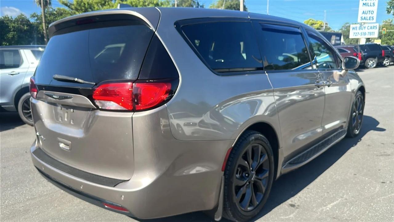 Chrysler Pacifica  2018