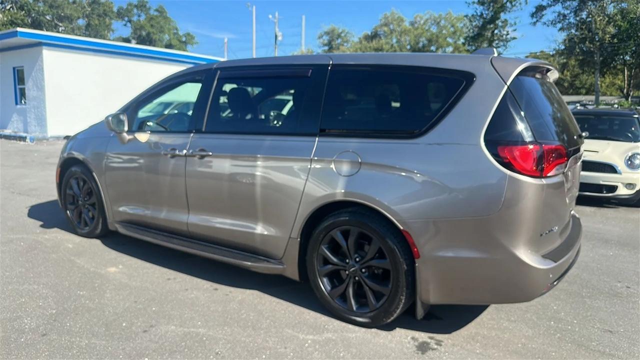 Chrysler Pacifica  2018