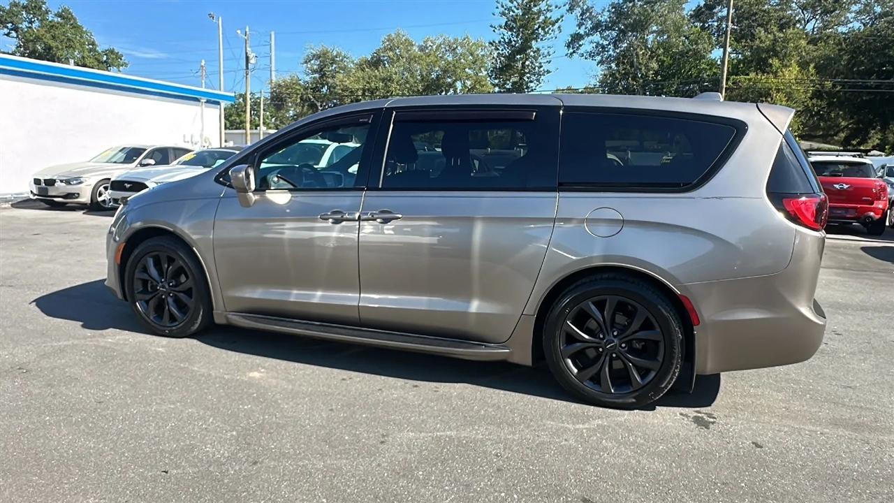 Chrysler Pacifica  2018