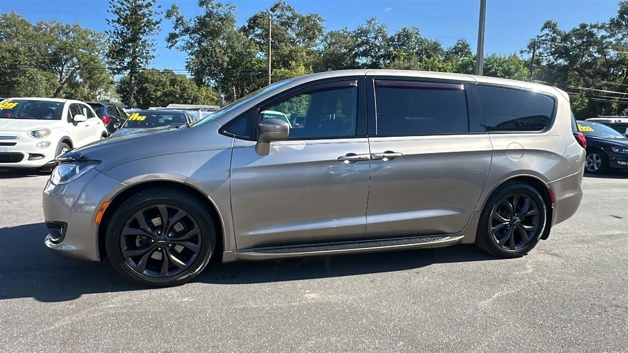 Chrysler Pacifica  2018