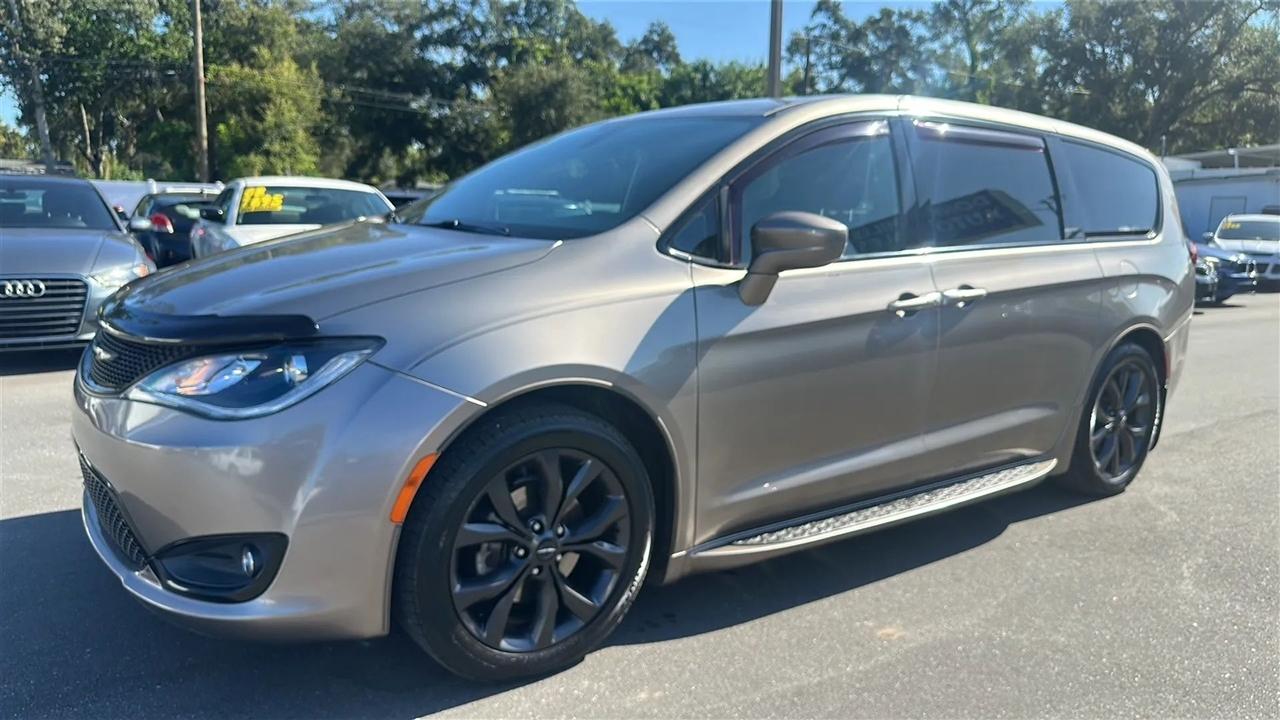 Chrysler Pacifica  2018