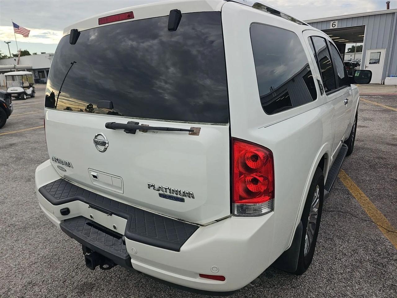 Nissan Armada  2015