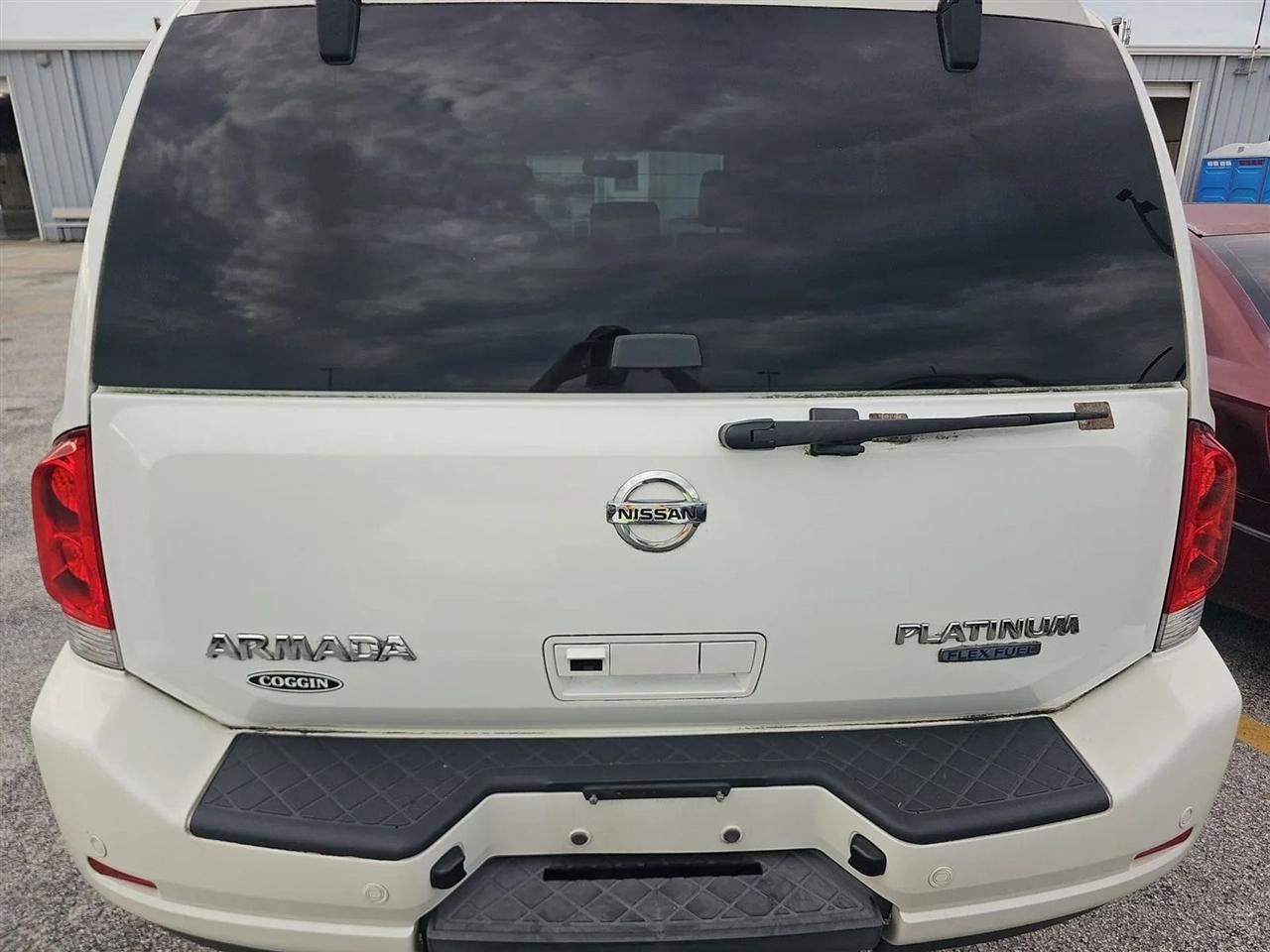 Nissan Armada  2015