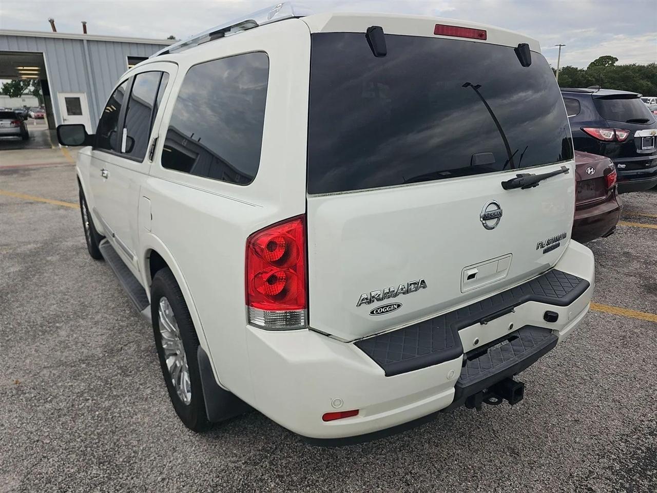 Nissan Armada  2015
