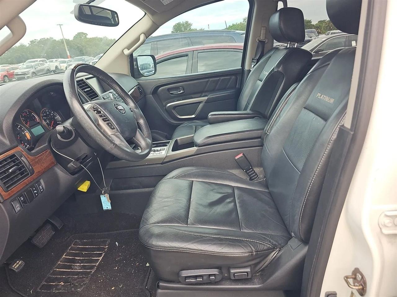 Nissan Armada  2015