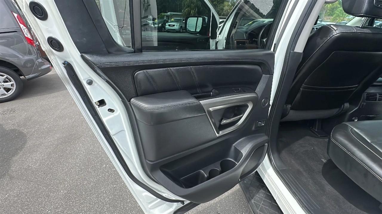 Nissan Armada  2015