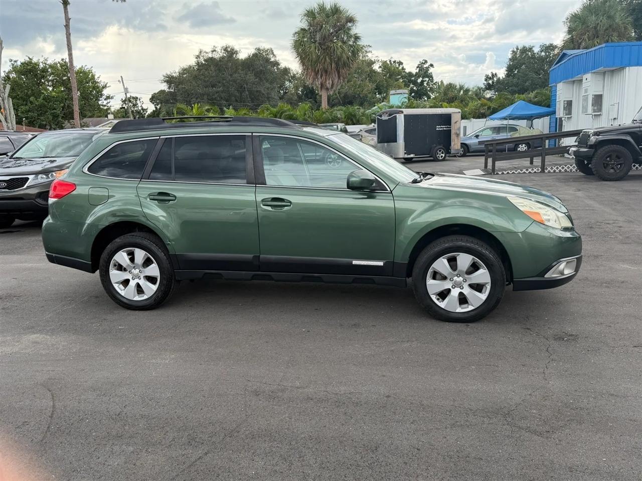 Subaru Outback  2011