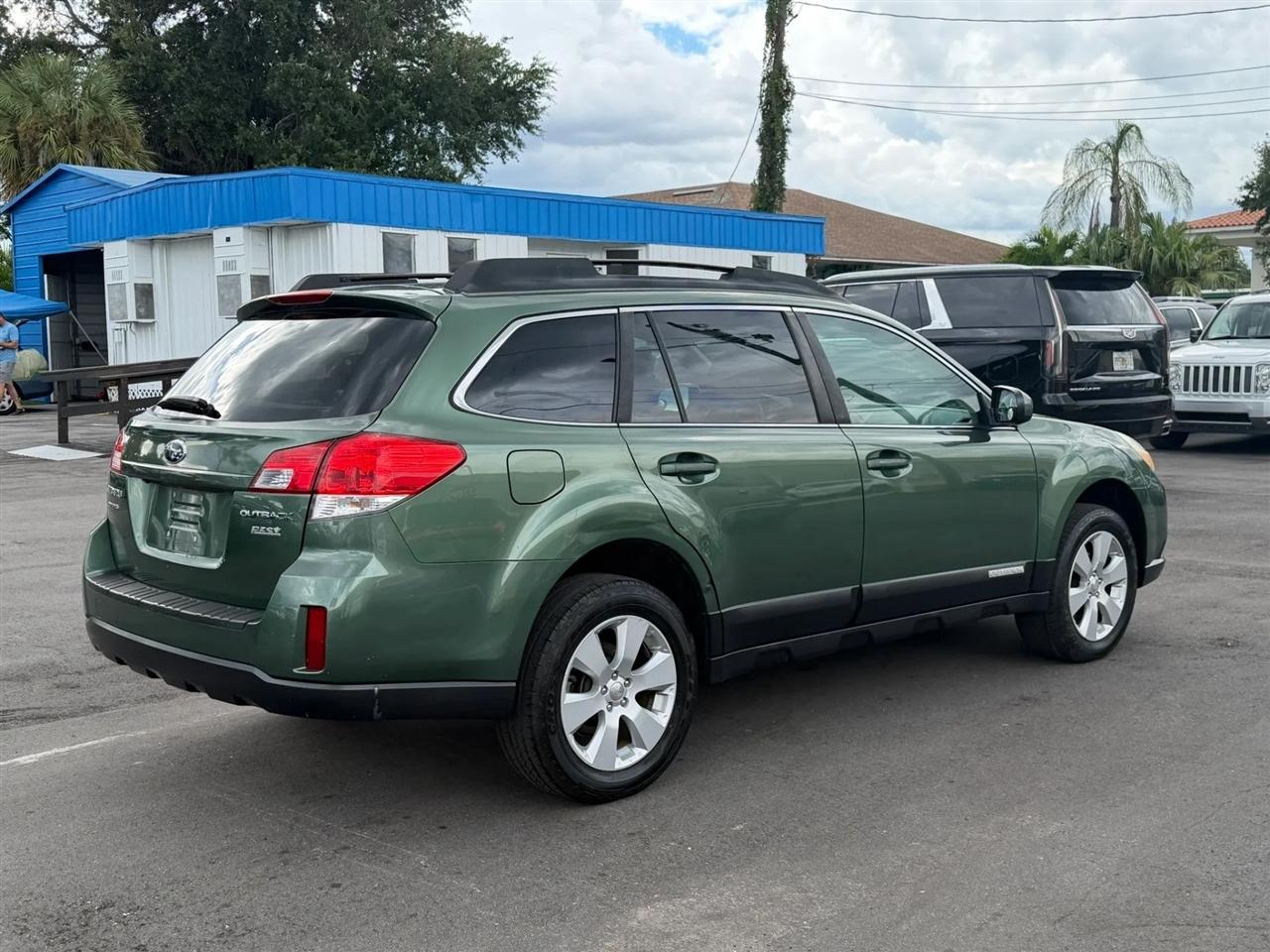 Subaru Outback  2011