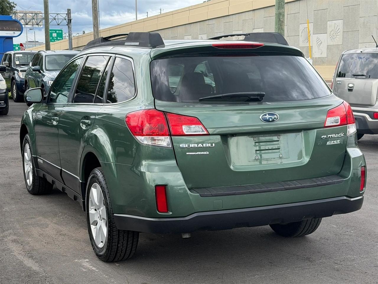 Subaru Outback  2011
