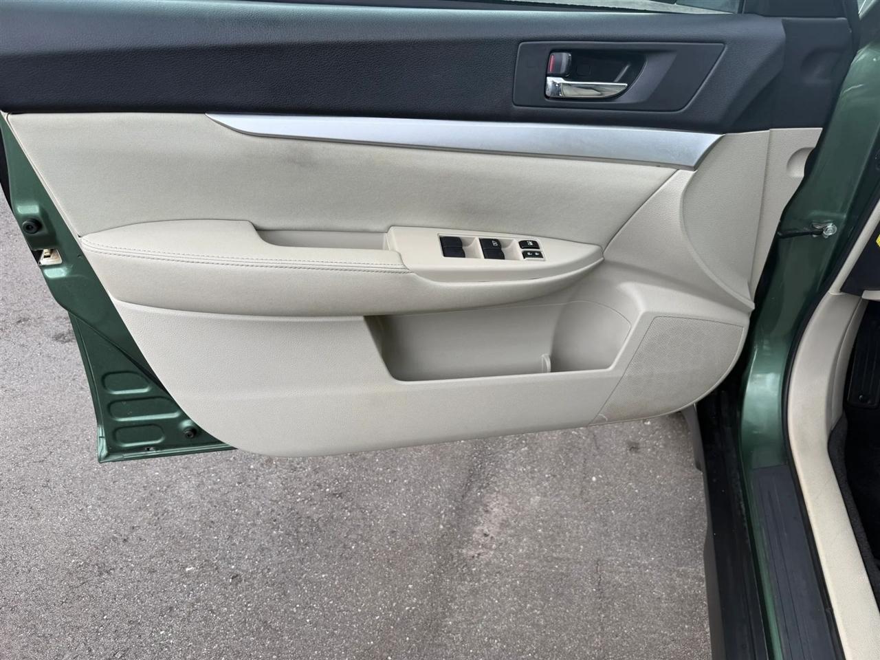 Subaru Outback  2011