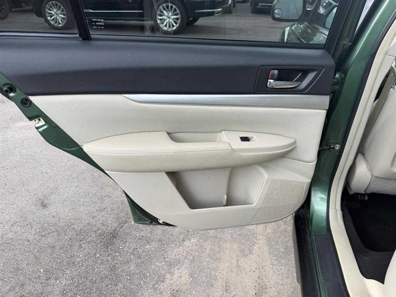 Subaru Outback  2011