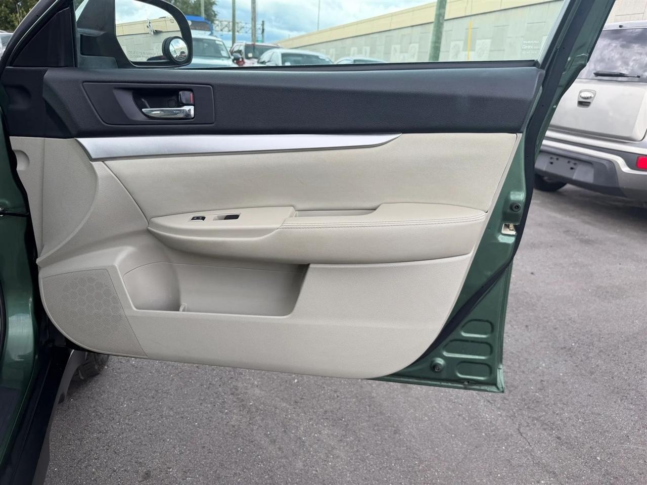Subaru Outback  2011