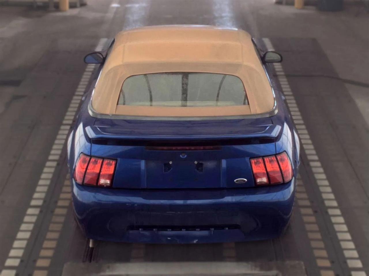 Ford Mustang  2004