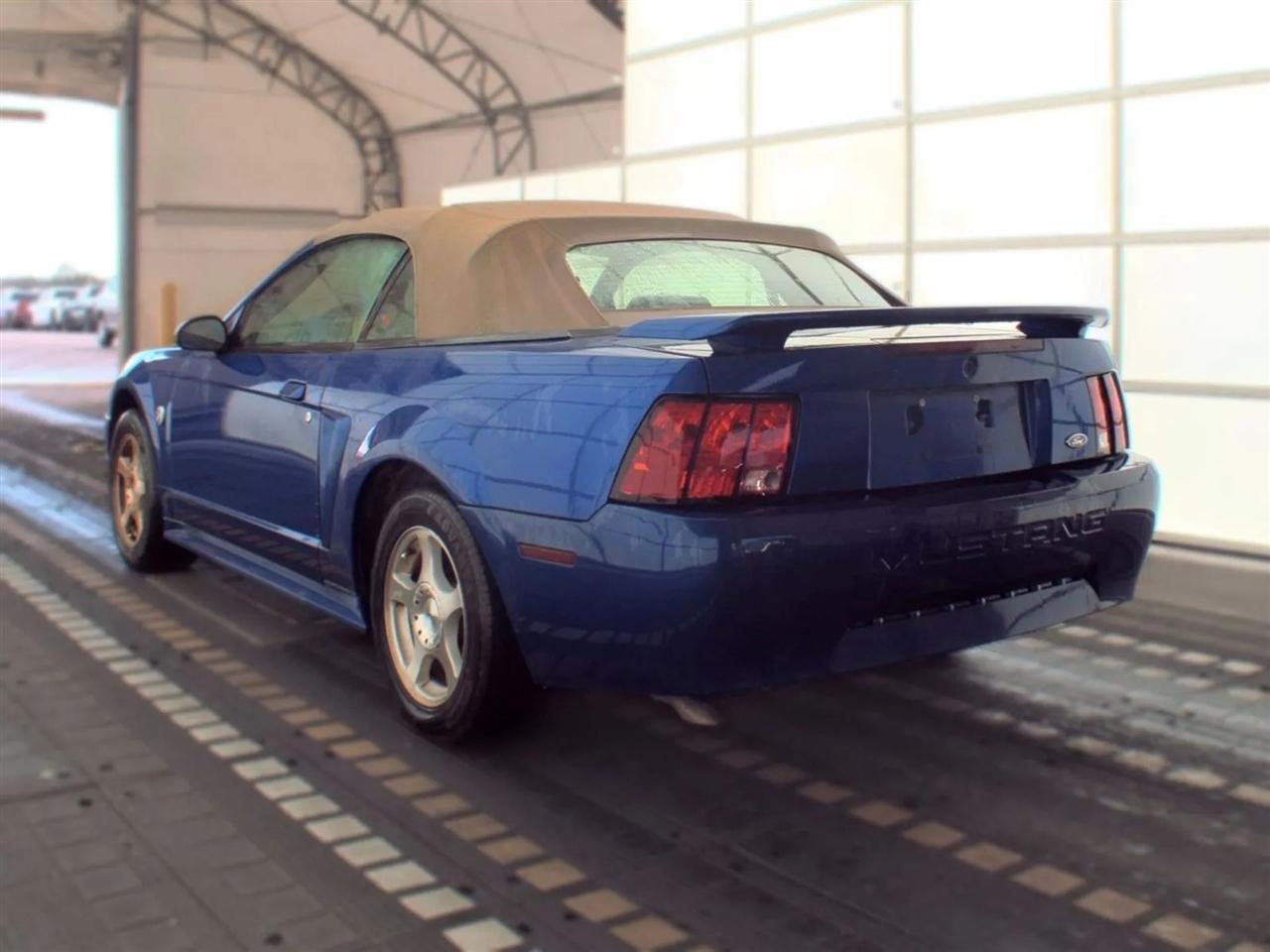 Ford Mustang  2004