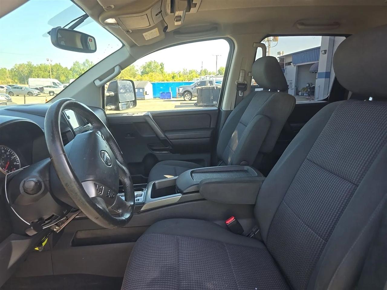 Nissan Titan  2013
