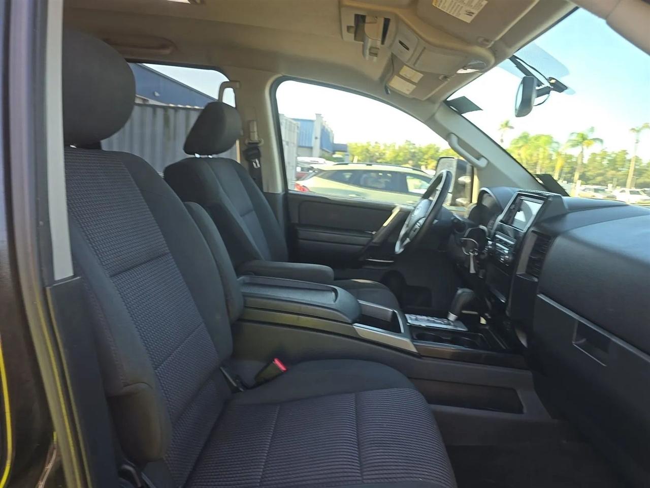 Nissan Titan  2013