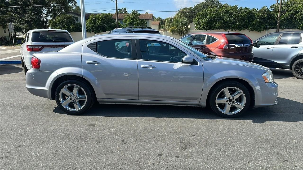 Dodge Avenger  2013