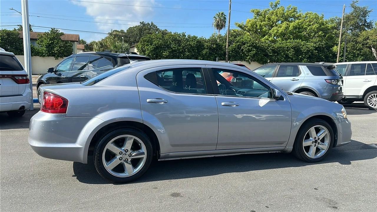 Dodge Avenger  2013