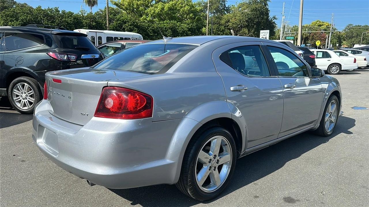 Dodge Avenger  2013