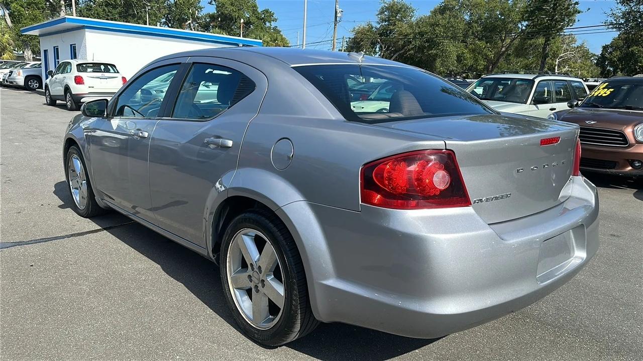 Dodge Avenger  2013