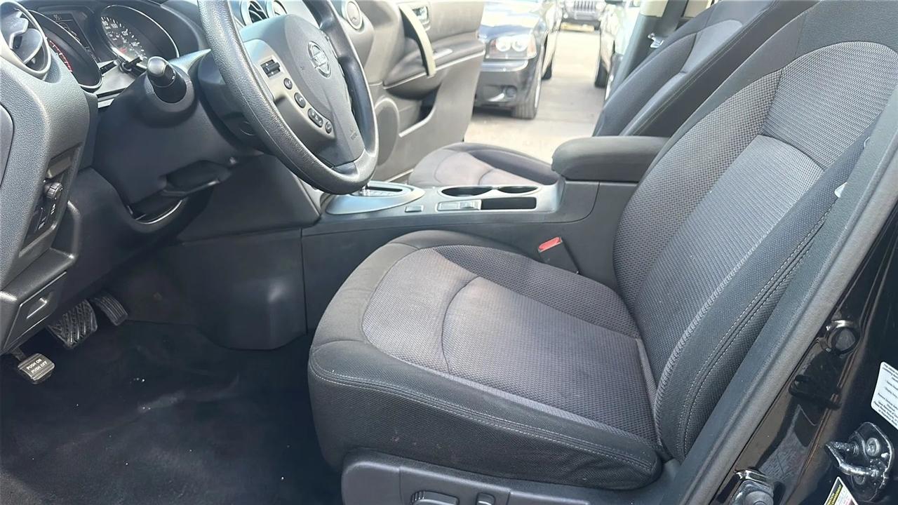 Nissan Rogue  2012