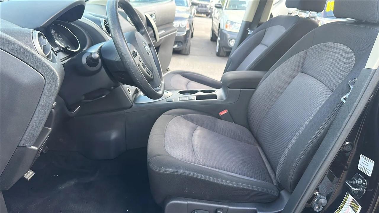 Nissan Rogue  2012