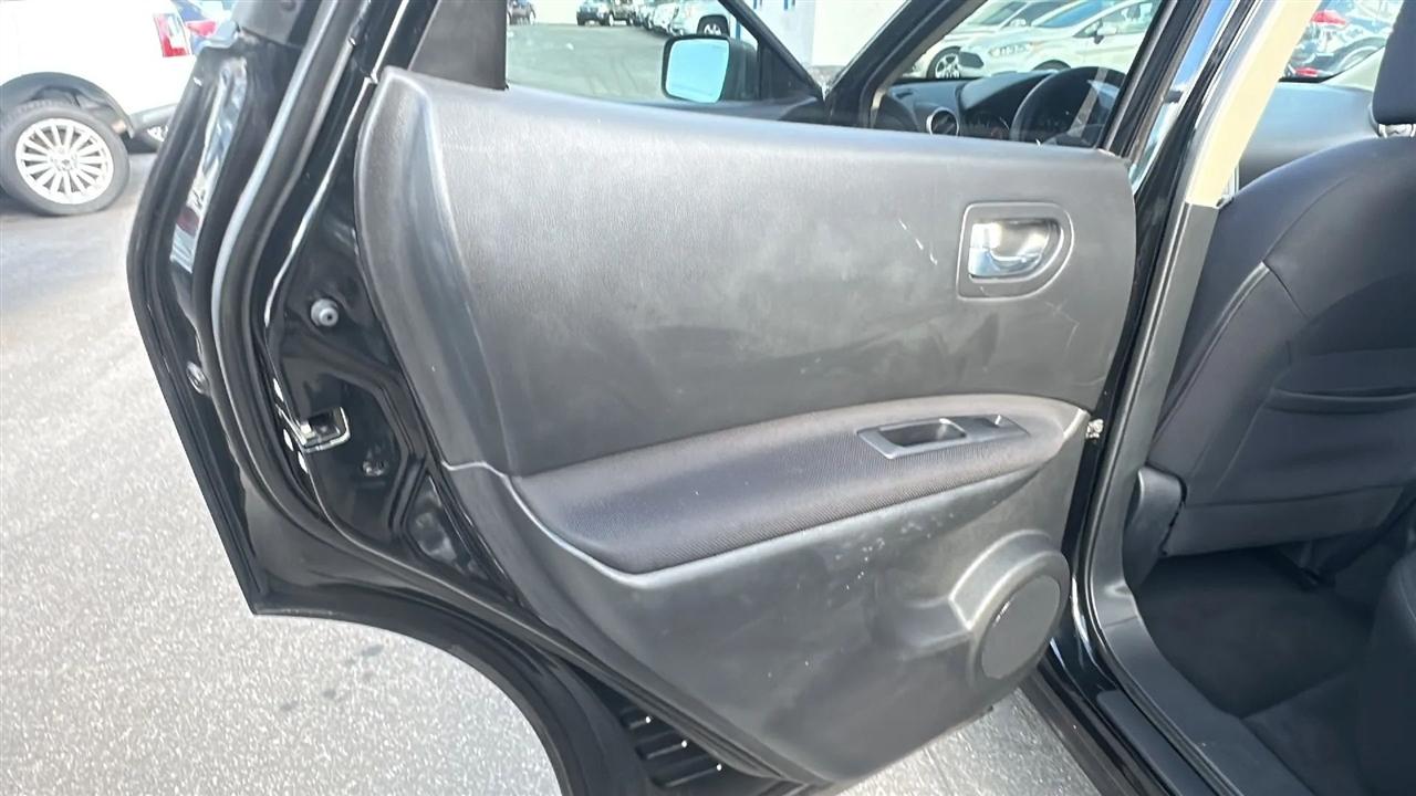 Nissan Rogue  2012