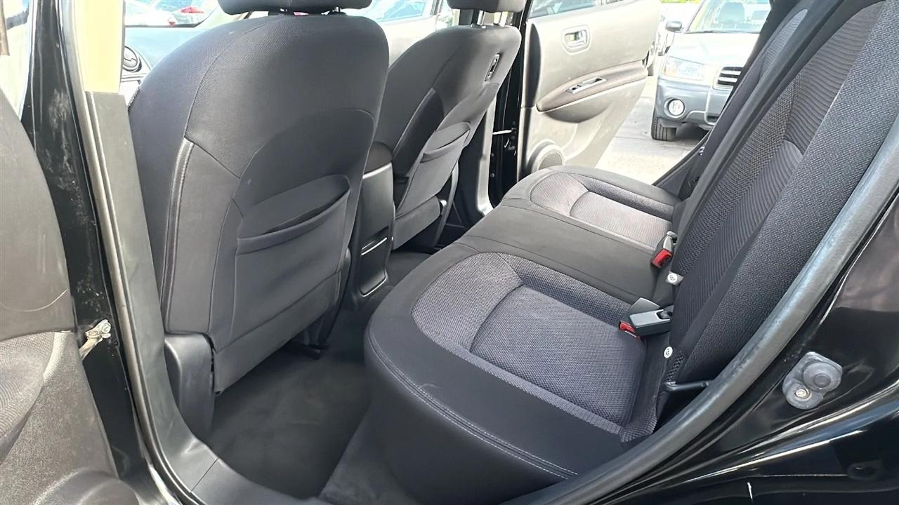 Nissan Rogue  2012