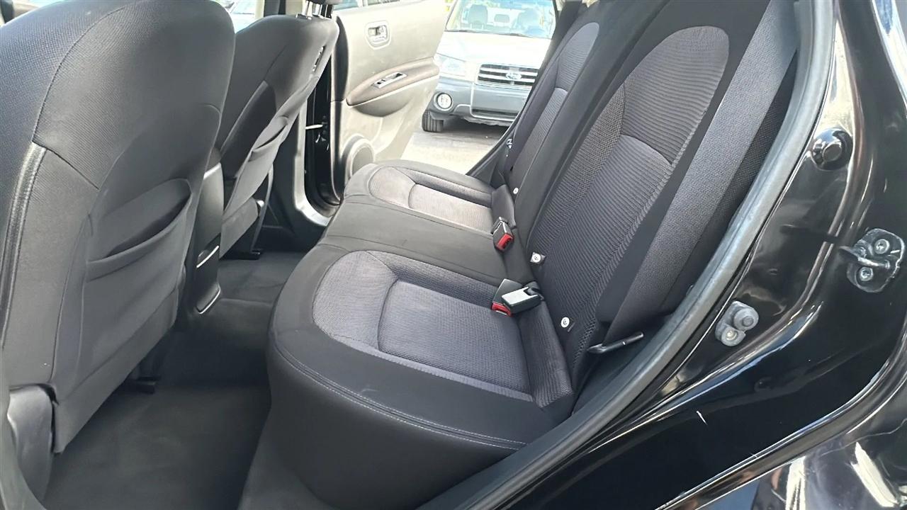Nissan Rogue  2012