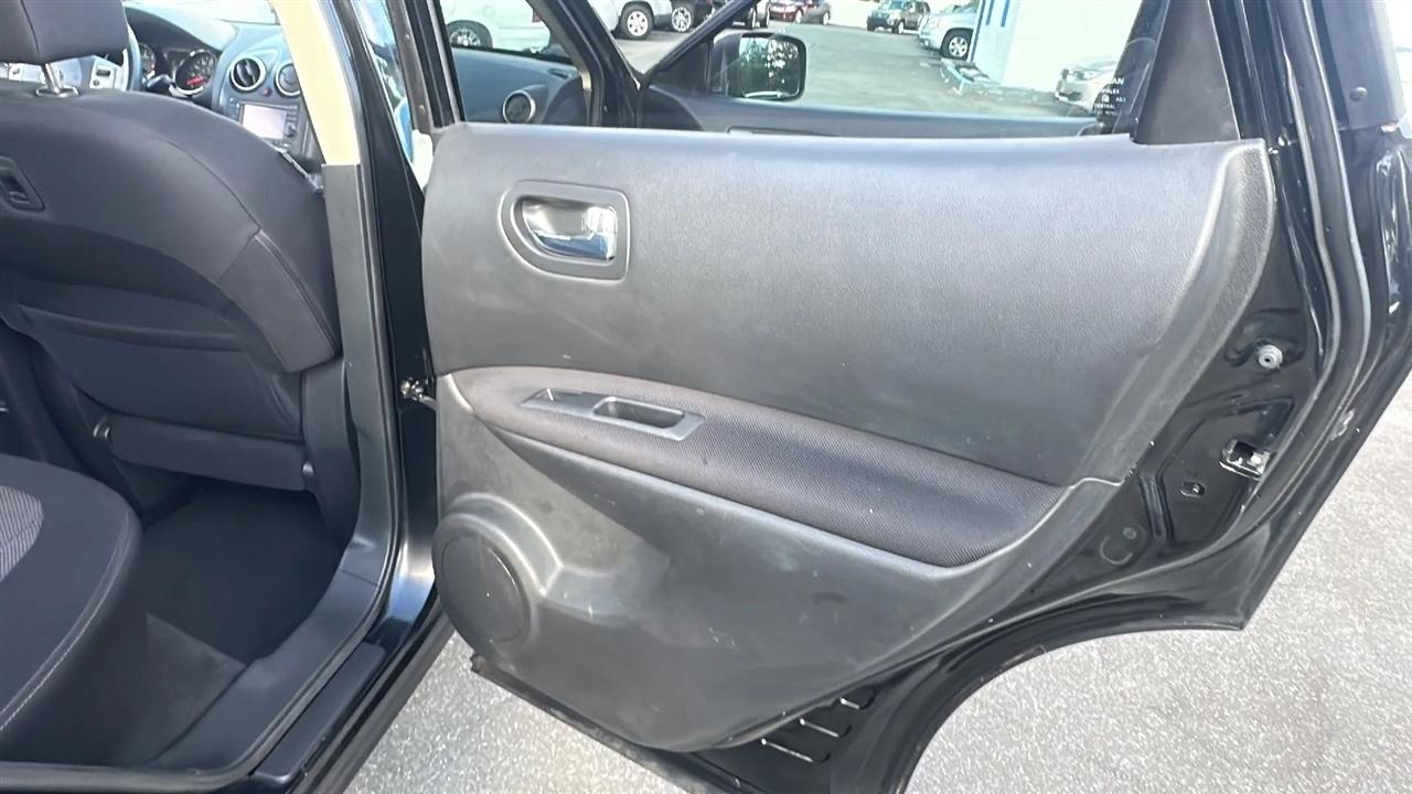 Nissan Rogue  2012