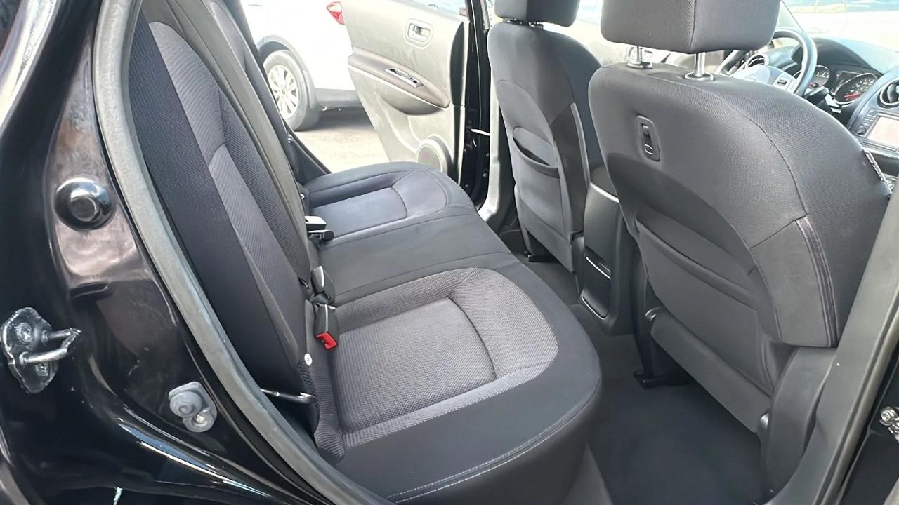 Nissan Rogue  2012