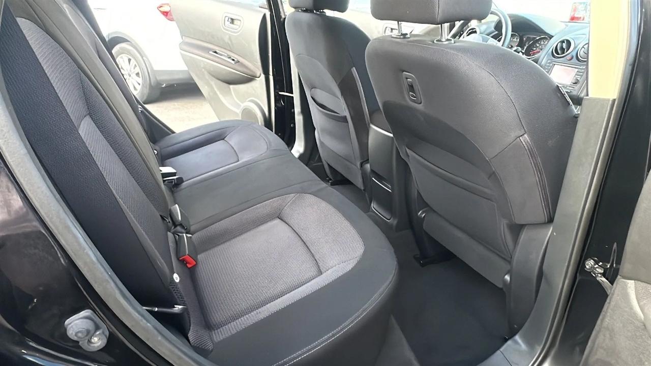Nissan Rogue  2012