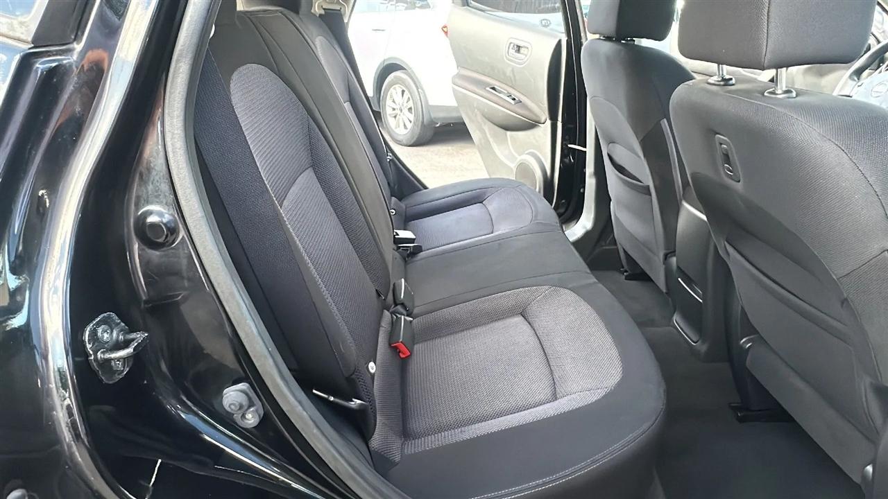 Nissan Rogue  2012